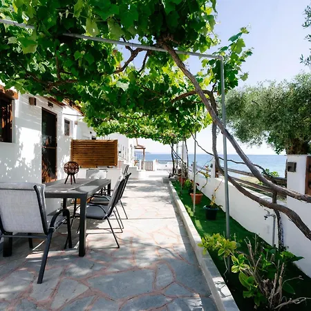 Aigialos Apartment